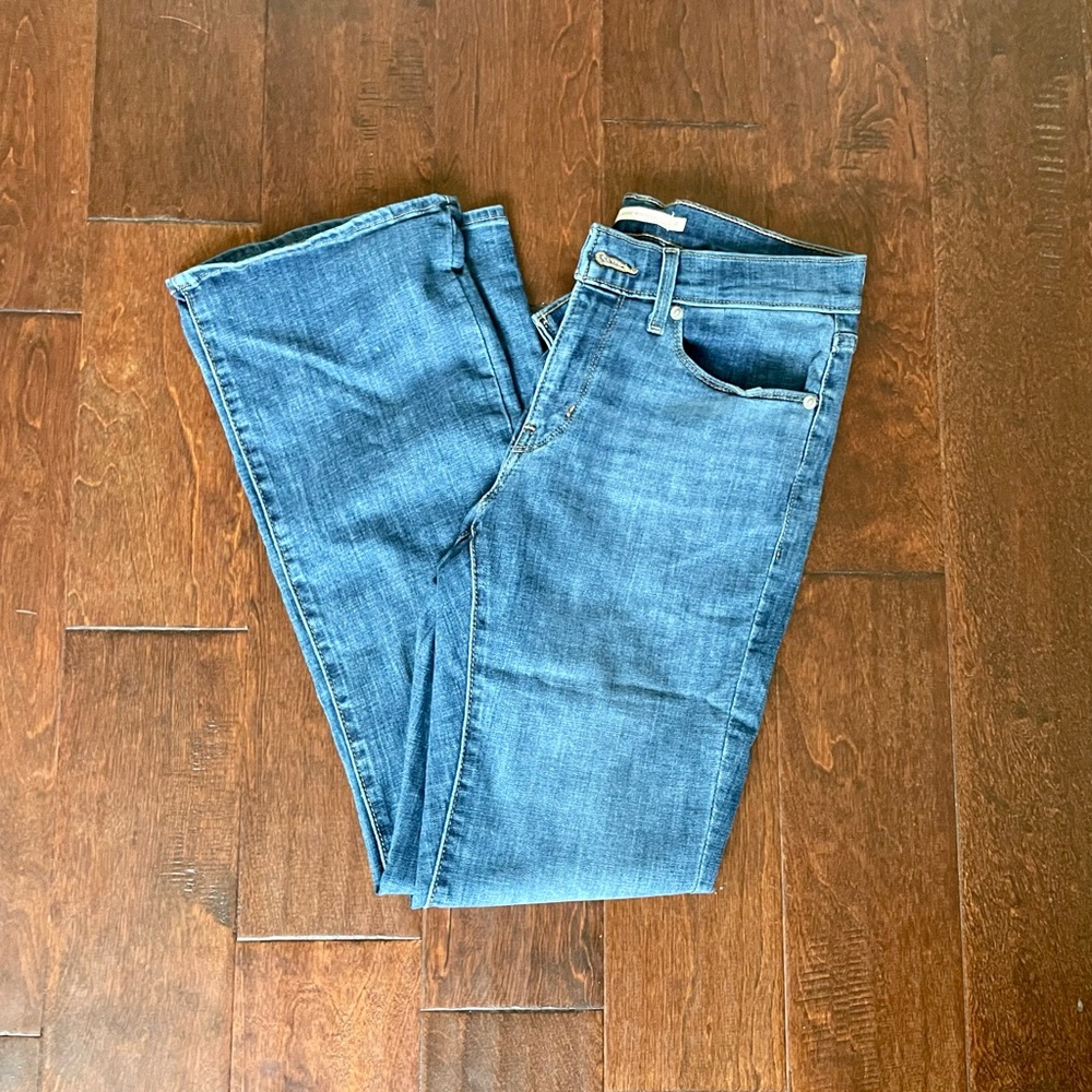 NWOT Levi’s classic bootcut size 4